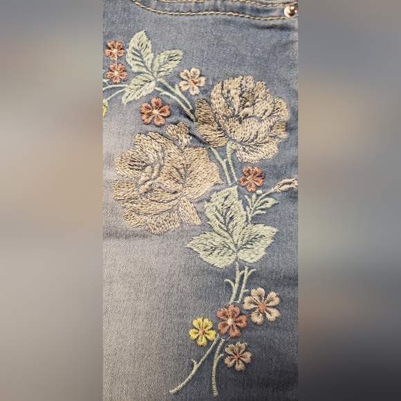 Royalty for Me Size 4 Jean Shorts - Picture 9 of 13